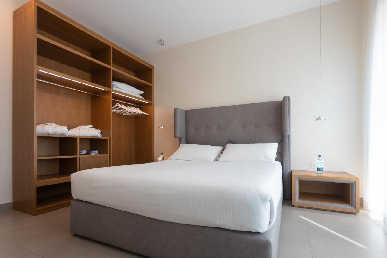 โมเซลลา สวีท โฮเต็ล Hotel ซอตโตมารีนา ภายนอก รูปภาพ
